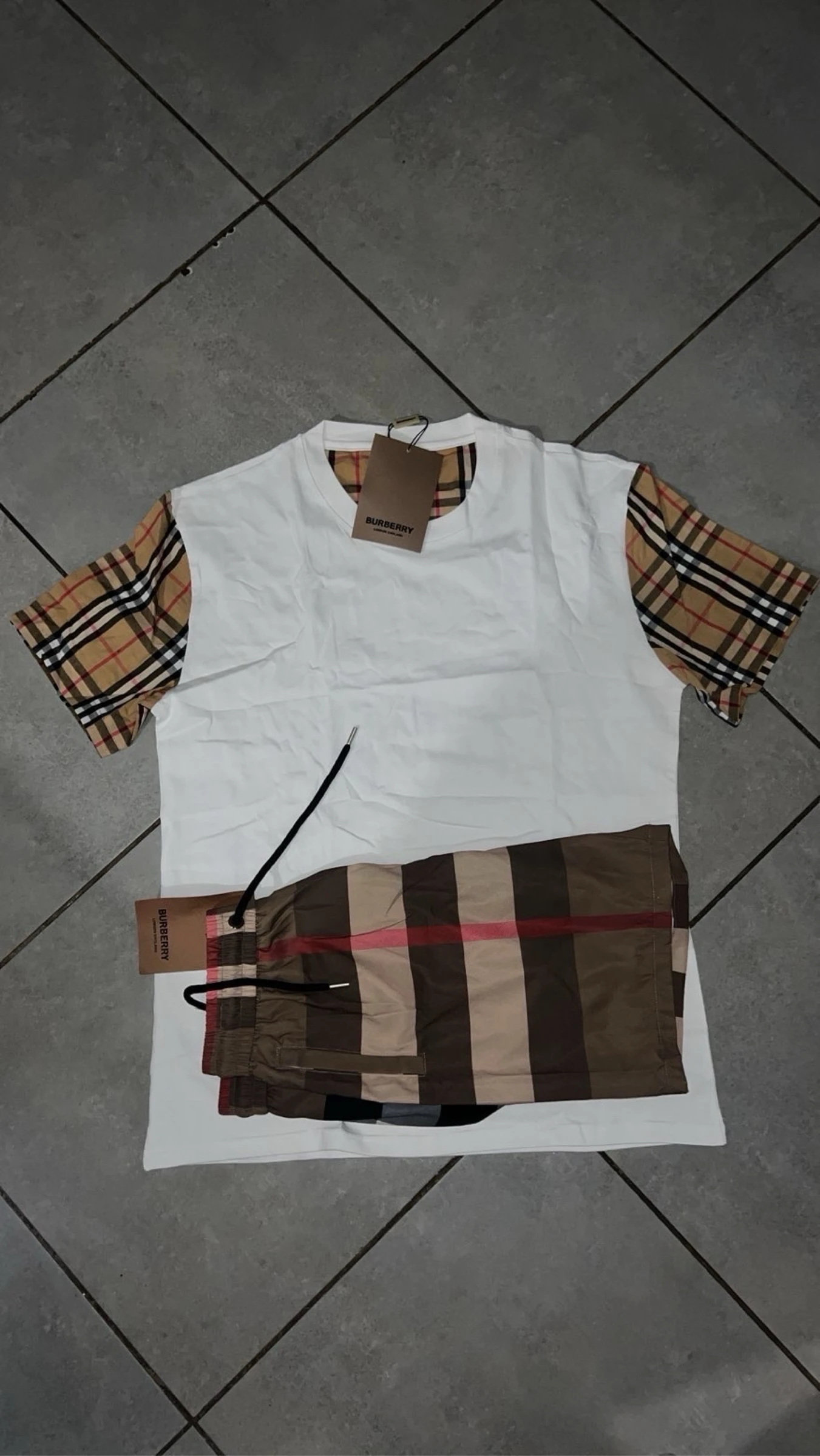 Ensemble Burberry  – photo 3